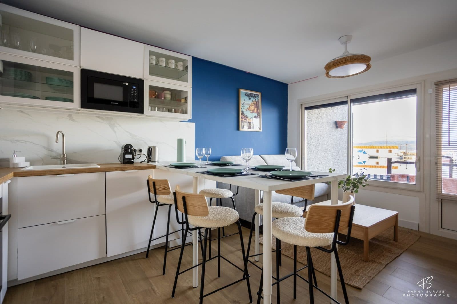 Pièce de vie et cuisine équipée du Triplex T4