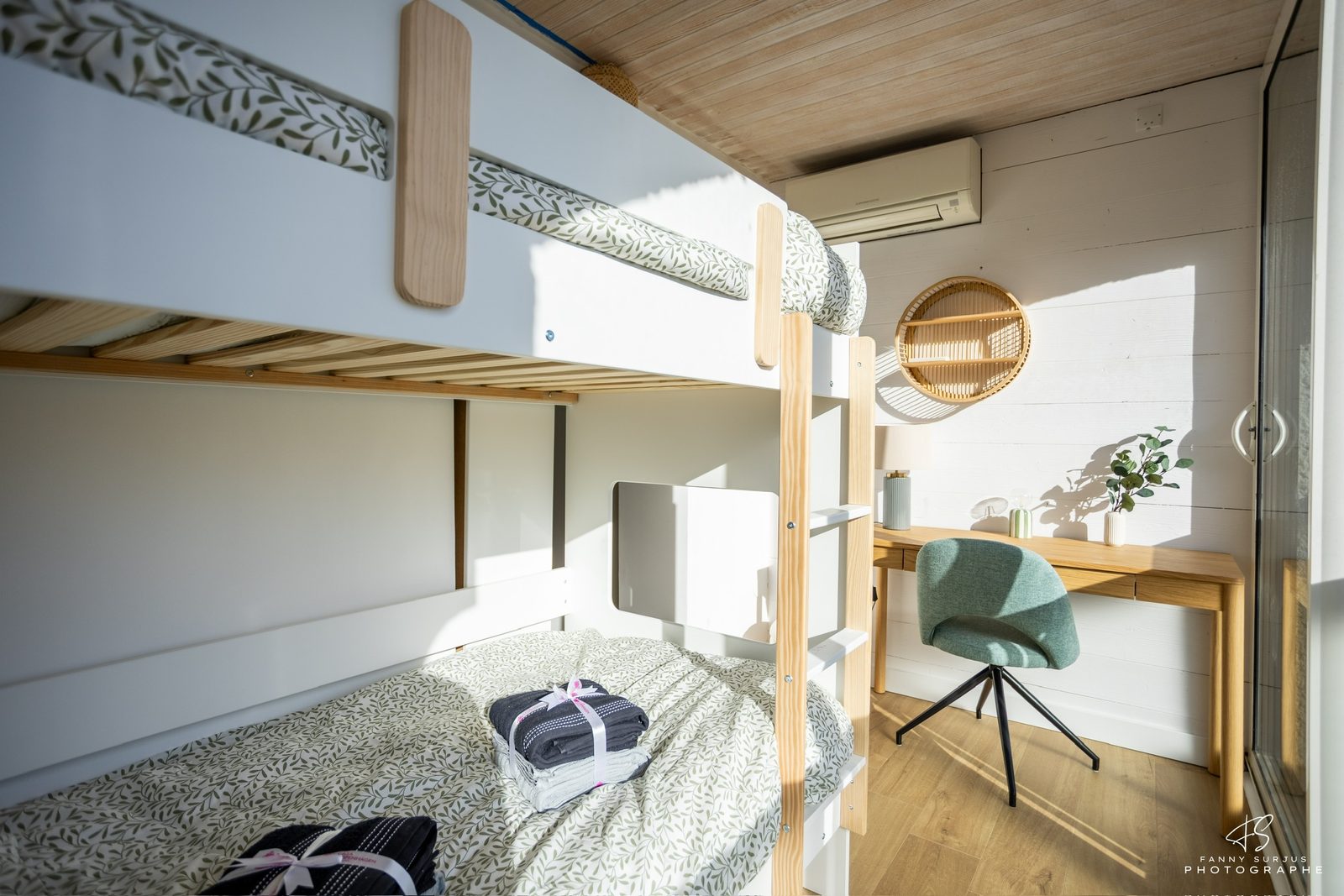 Chambre à l'étage avec lits superposés 90 et coin bureau, Triplex T4